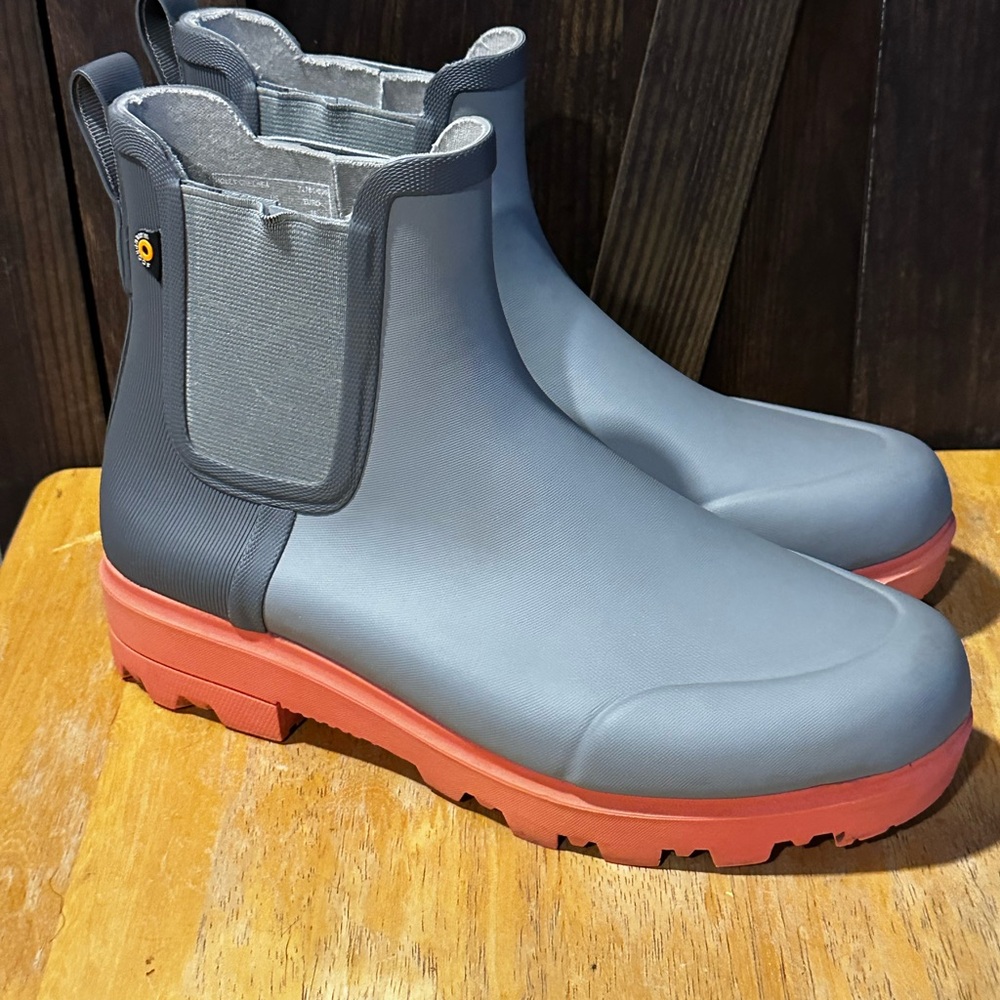 BOGS Holly Chelsea Rain Boot, Gray and Coral Pull-On, Waterproof, Size 7